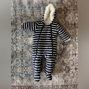 GAP Soft and Cozy Snuggler SZ 6-12 mos.